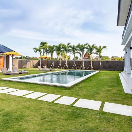 Villa Besakih 5Br, 5 Mins To Beach - Canggu المظهر الخارجي الصورة